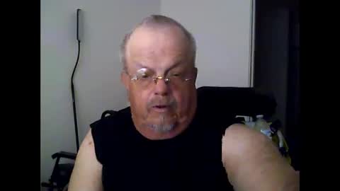Snapshot of two_wheels_two_balls chatting on 05.12.26 two_wheels_two_balls online show from 05.12.26