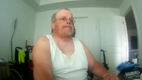 Snapshot of two_wheels_two_balls chatting on 05.13.26 two_wheels_two_balls online show from 05.13.26