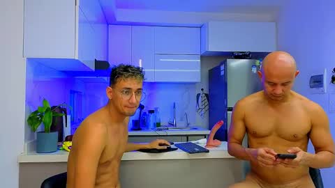 twoboyshot24 online show from 05.05.26