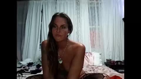 Snapshot of twocrazy85 chatting on 12.06.24 Twocrazy85 online show from 12.06.24