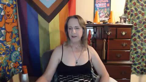 Snapshot of twocumkerry chatting on 04.23.26 twocumkerry online show from 04.23.26