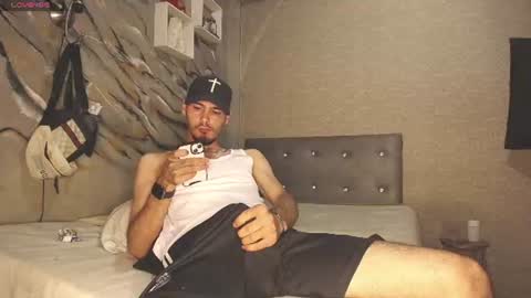 Snapshot of tyl3r_coop3r chatting on 06.17.26 tyl3r_coop3r online show from 06.17.26