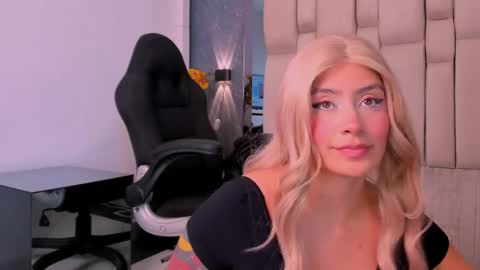 Snapshot of tyla_demon chatting on 05.19.26 TYLA online show from 05.19.26