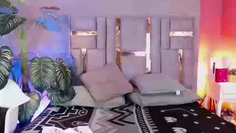 tyla_ks online show from 09.30.25