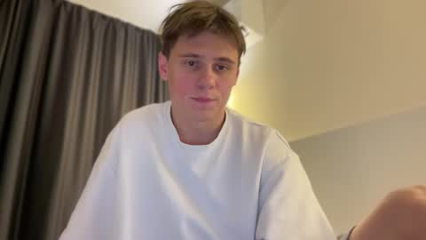 Snapshot of tyler_garrner chatting on 10.16.25 tyler_garrner online show from 10.16.25