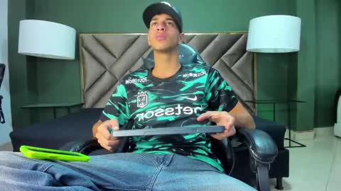 Tyler Rodriguez online show from 10.27.25