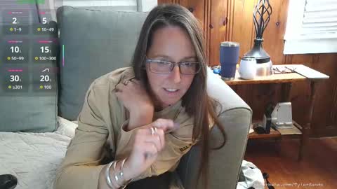 Snapshot of tylersands chatting on 11.24.25 Tyler Sands online show from 11.24.25