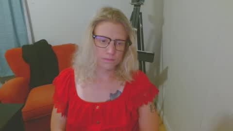 Snapshot of tyyyler93 chatting on 10.04.25 TylerAlternative online show from 10.04.25