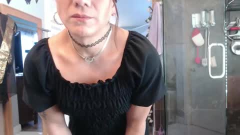 Snapshot of uandme_baby chatting on 12.14.25 Azelia B online show from 12.14.25