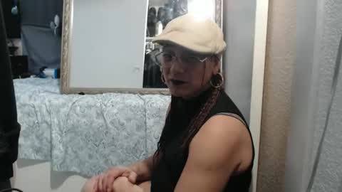 Snapshot of uandme_baby chatting on 02.01.26 Azelia B online show from 02.01.26