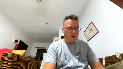 Snapshot of ueberdruck01 chatting on 10.16.25 ueberdruck01 online show from 10.16.25