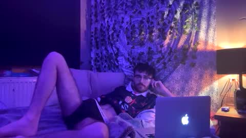 Snapshot of uhhstephen chatting on 12.20.25 uhhstephen online show from 12.20.25