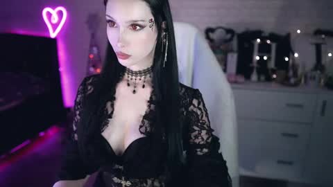 Snapshot of uindi chatting on 02.17.25 Izzy    online show from 02.17.25