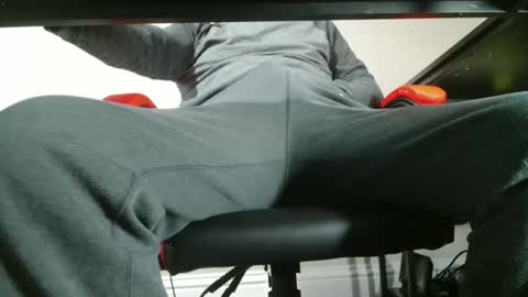 Snapshot of ukguynxtdr chatting on 01.08.26 ukguynxtdr online show from 01.08.26