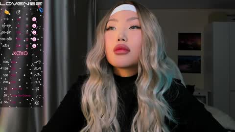 Snapshot of uko_sa chatting on 12.20.24 uko sa online show from 12.20.24