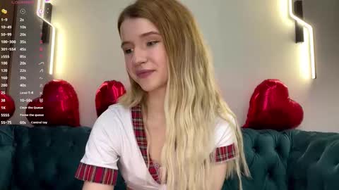 Snapshot of ulalittlepage chatting on 02.18.26 Vikki online show from 02.18.26