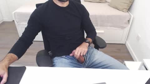 Snapshot of ulep chatting on 10.24.25 Ulep online show from 10.24.25