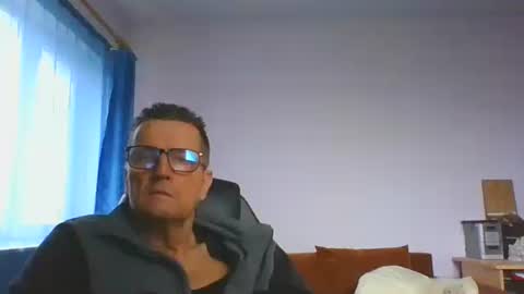 ulmeni7 online show from 12.18.25