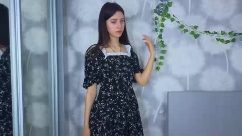 Snapshot of umbraelyon chatting on 03.12.26 Liliane online show from 03.12.26