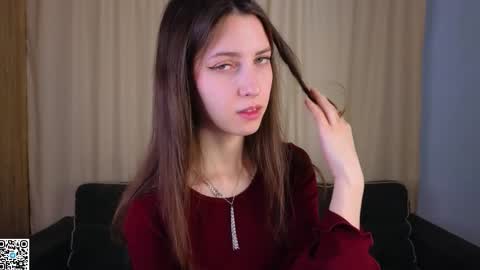 Snapshot of umbraelyon chatting on 03.31.26 Liliane online show from 03.31.26