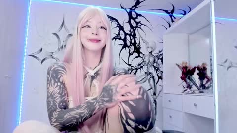 Snapshot of unachimbaherida chatting on 02.23.25 Elle Danielle online show from 02.23.25