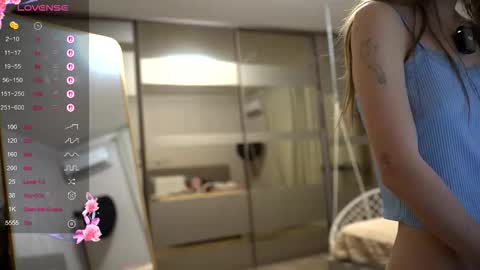 Snapshot of unarks chatting on 11.11.25 unarks online show from 11.11.25