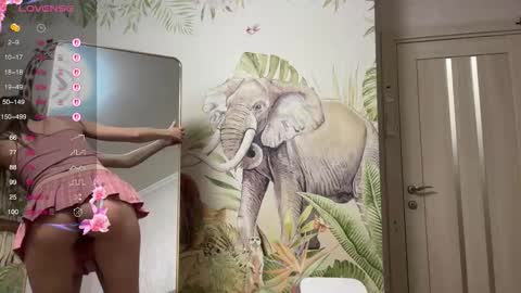 Snapshot of unarks chatting on 12.01.25 unarks online show from 12.01.25