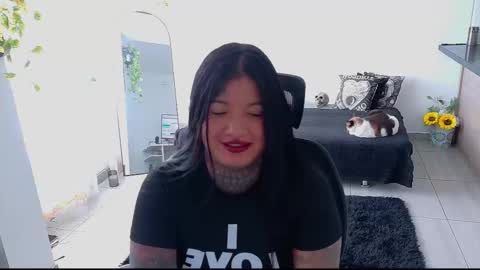 Snapshot of unatatuada chatting on 09.15.25 Franchesca online show from 09.15.25
