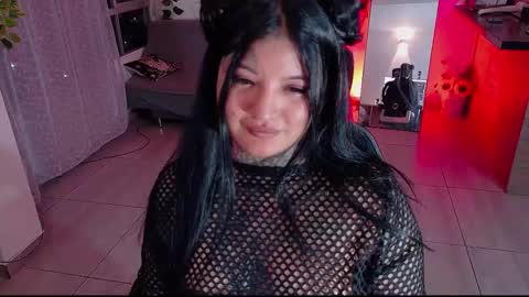 Snapshot of unatatuada chatting on 10.05.25 Franchesca online show from 10.05.25