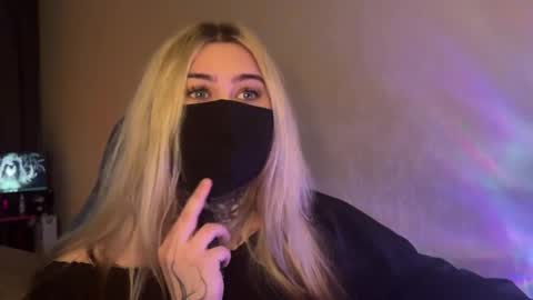 Snapshot of unaxyling chatting on 03.13.26 unaxyling online show from 03.13.26