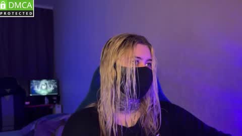 Snapshot of unaxyling chatting on 03.22.26 unaxyling online show from 03.22.26