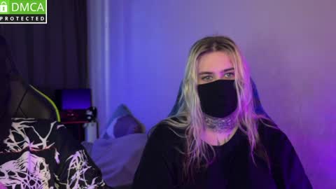 Snapshot of unaxyling chatting on 03.28.26 unaxyling online show from 03.28.26