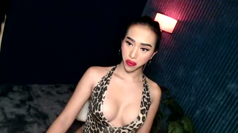Snapshot of unbeknownst2kylie chatting on 06.18.26 kylie online show from 06.18.26