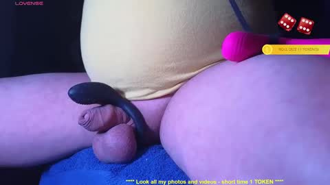 Snapshot of uncut_bob chatting on 12.30.24 uncut_bob online show from 12.30.24