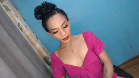 Snapshot of uncut_queen chatting on 10.06.25 LOVELY JANE online show from 10.06.25