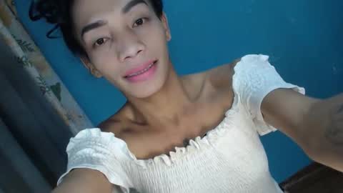 Snapshot of uncut_queen chatting on 10.12.25 LOVELY JANE online show from 10.12.25