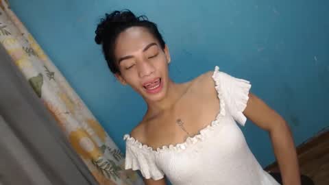 Snapshot of uncut_queen chatting on 10.15.25 LOVELY JANE online show from 10.15.25