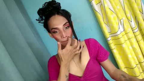 Snapshot of uncut_queen chatting on 11.20.25 LOVELY JANE online show from 11.20.25