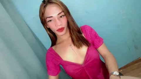 Snapshot of uncut_queen chatting on 12.20.25 LOVELY JANE online show from 12.20.25