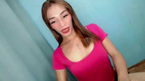 Snapshot of uncut_queen chatting on 12.23.25 LOVELY JANE online show from 12.23.25