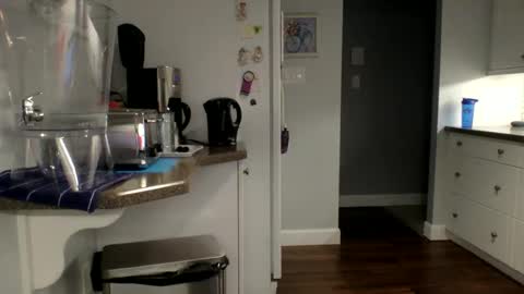 Buzz Bigcock online show from 12.17.24