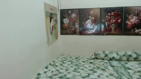 Snapshot of unforgettable_roxy chatting on 12.27.24 Roxanne online show from 12.27.24