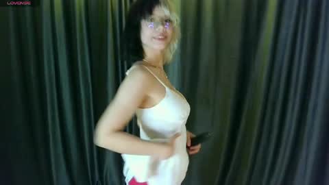 unforgettablehelen online show from 05.19.26