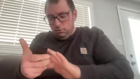 Snapshot of ungerisland chatting on 12.25.24 ungerisland online show from 12.25.24