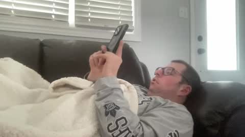 Snapshot of ungerisland chatting on 12.28.24 ungerisland online show from 12.28.24