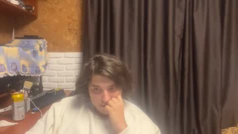 Snapshot of unholy_heat chatting on 10.18.25 Anri online show from 10.18.25