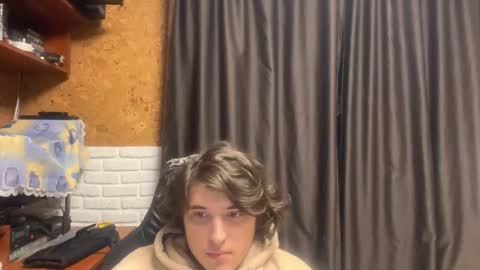 Snapshot of unholy_heat chatting on 10.27.25 Anri online show from 10.27.25