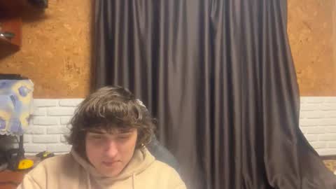 Snapshot of unholy_heat chatting on 12.04.25 Anri online show from 12.04.25