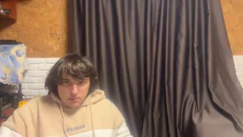 Snapshot of unholy_heat chatting on 12.14.25 Anri online show from 12.14.25