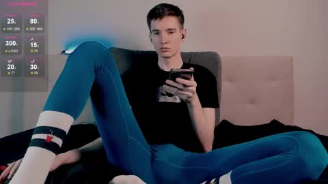 Snapshot of unholyhalo chatting on 11.08.25 Kyle online show from 11.08.25